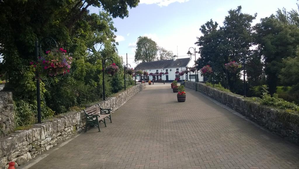 Doonard Manor B&B Craughwell Exteriör bild